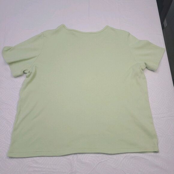 Blair medium size 60% cotton, 40% polyester garment. Green Color - Picture 2 of 3